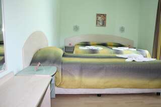 Отель Hotel Boomerang - Sunny Beach Солнечный Берег Семейный номер с балконом-8